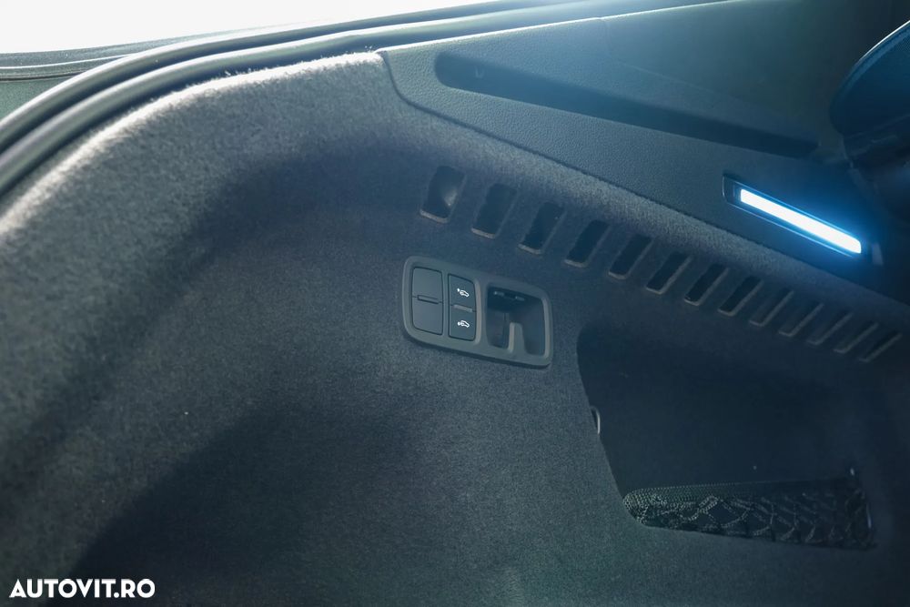 Audi Q8 55 TFSI quattro Tiptronic MHEV - 34