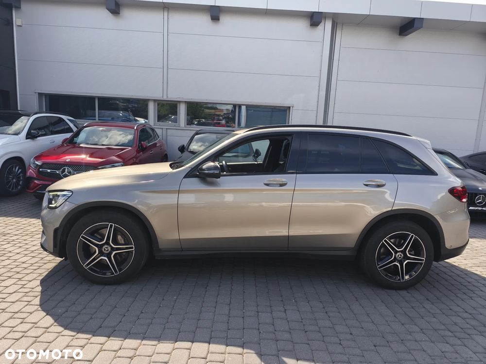 Mercedes-Benz GLC ver-200-d-mhev-4--matic-amg-line - 2