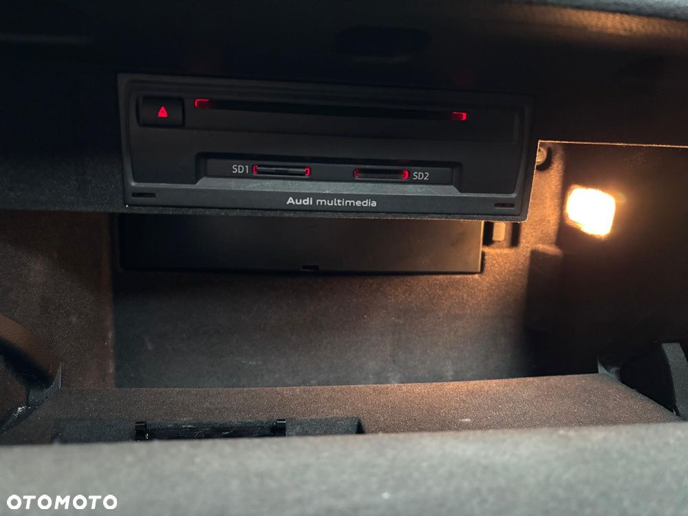 Audi A3 Sportback 1.6 TDI (clean diesel) S line Sportpaket - 32