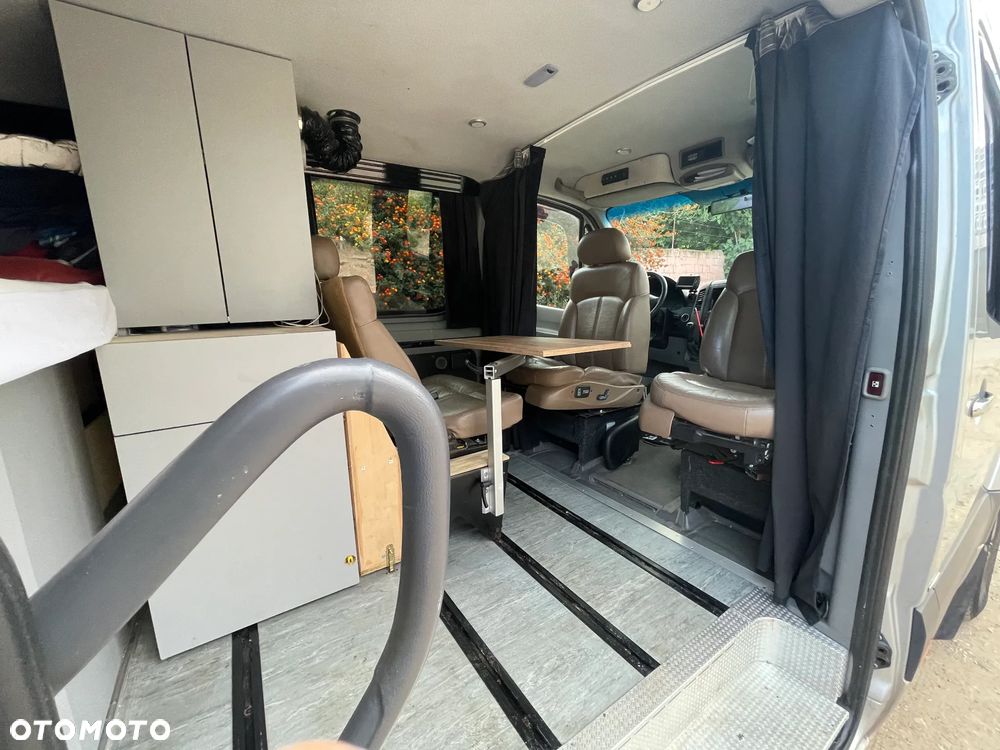 Mercedes-Benz Sprinter - 21