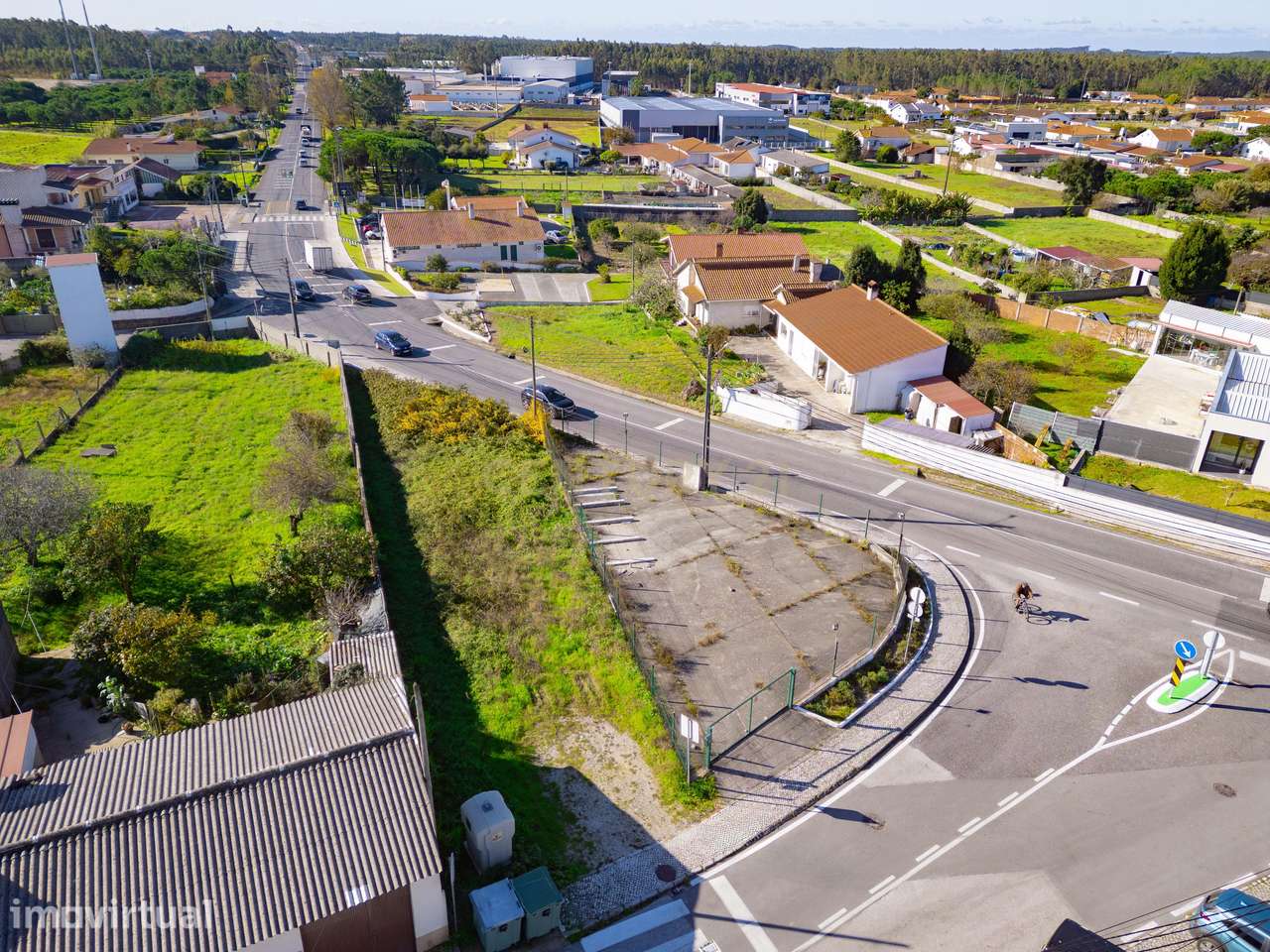 Terreno com boa visiblidade - Rua do Lavadouro, Moita, Marinha Grande - Grande imagem: 3/21