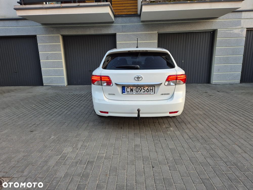 Toyota Avensis 2.0 D-4D Premium - 6