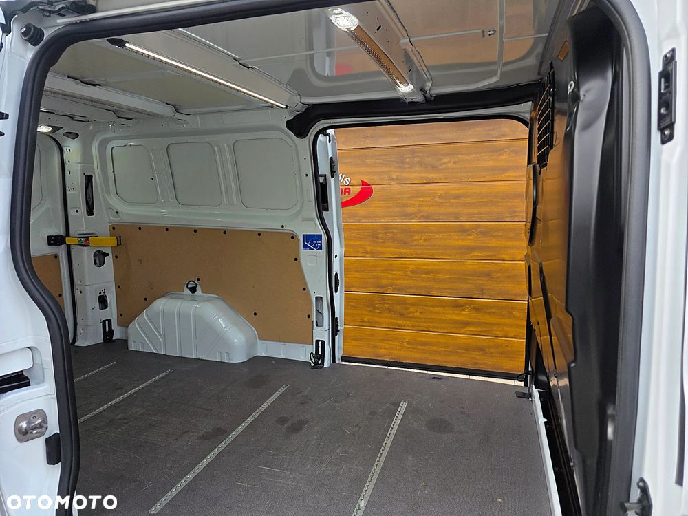 Ford TRANSIT CUSTOM - 9