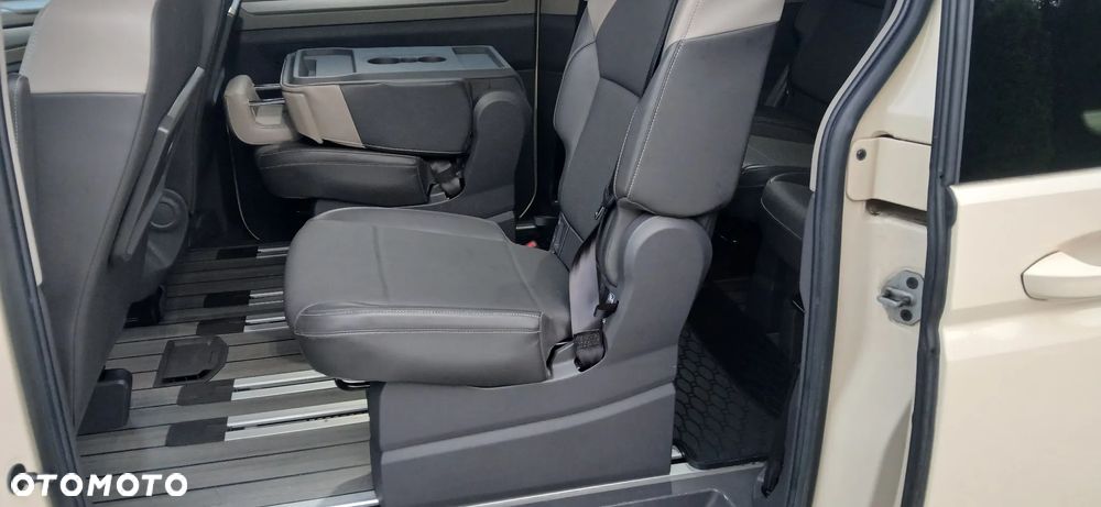 Volkswagen Multivan - 18