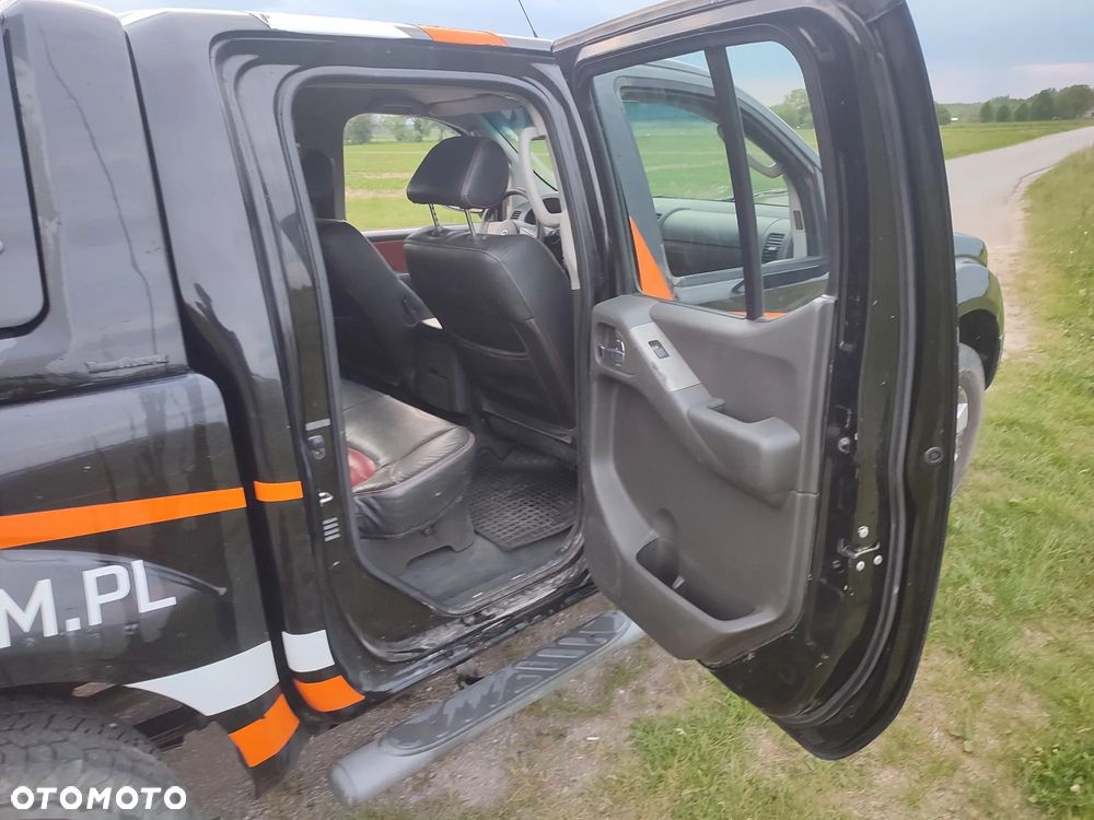 Nissan Navara 2.5 D Platinum - 15