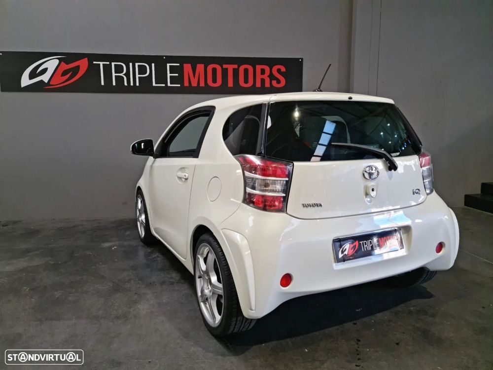 Toyota iQ 1.4 D-4D - 24