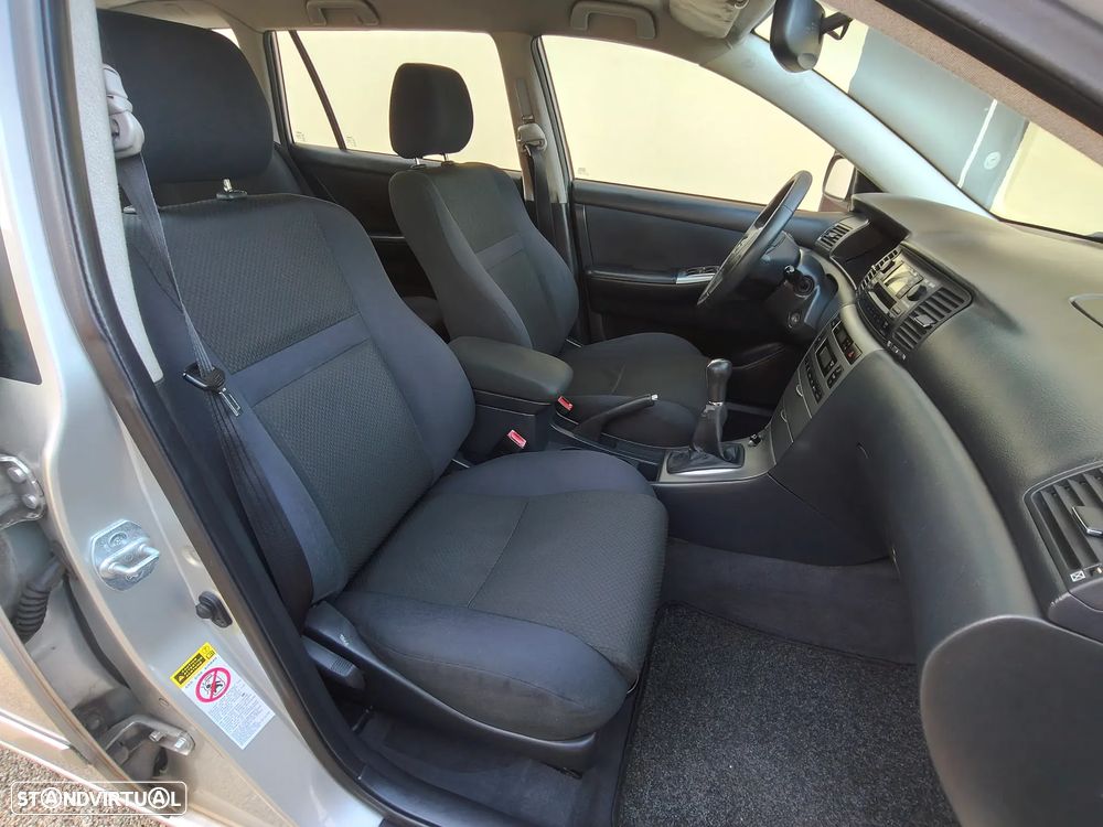 Toyota Corolla SW 1.4 D-4D Sol - 21