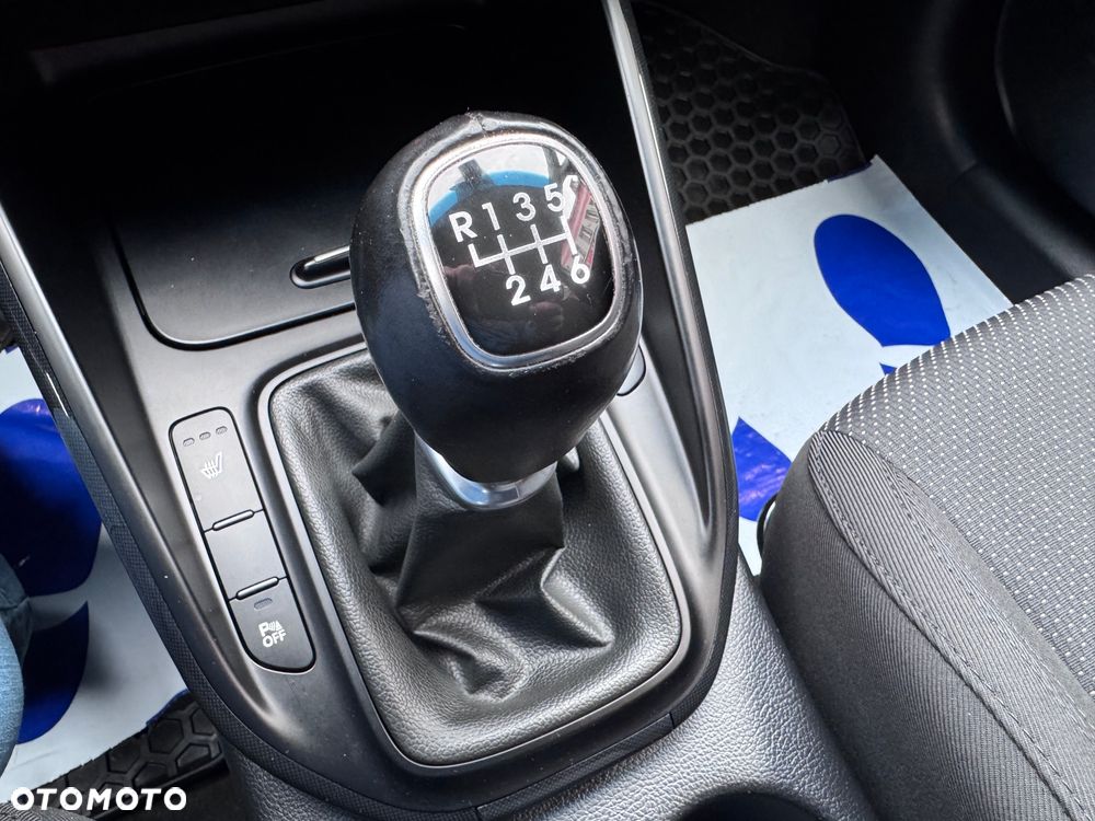 Kia Carens 1.6 GDI M - 26