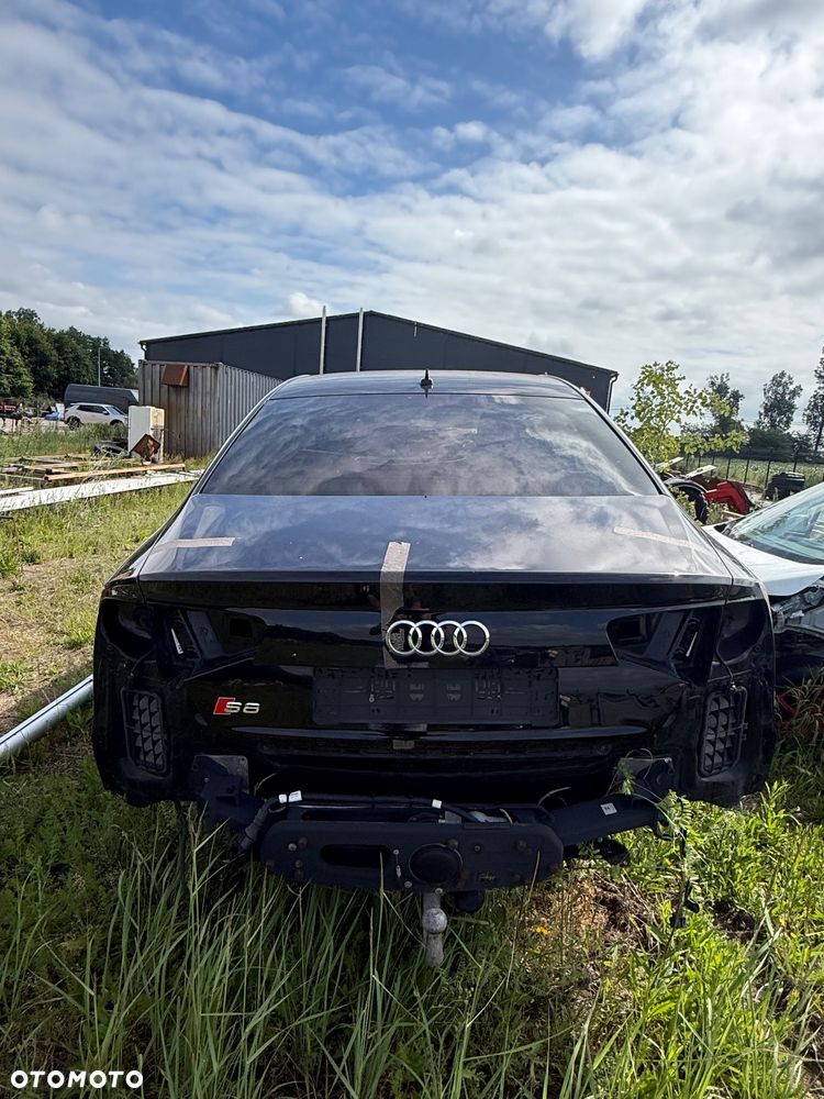 Audi S8 Standard - 3