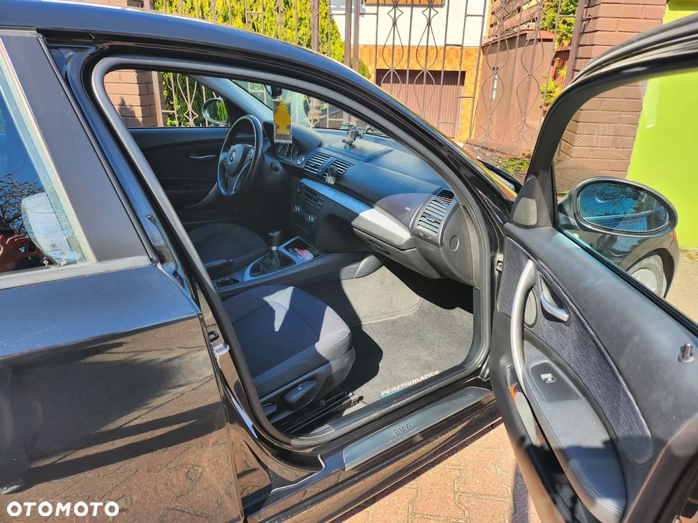 BMW Seria 1 120i - 13