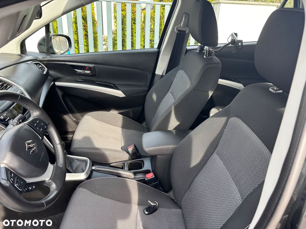 Suzuki SX4 1.6 Comfort Plus - 4