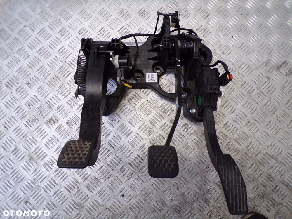 KOMPLET PEDAŁÓW OPEL KARL 1.0 2016 ROK - 1