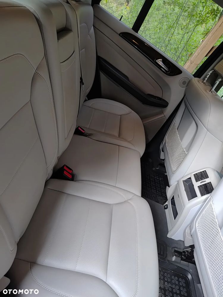 Mercedes-Benz ML - 11