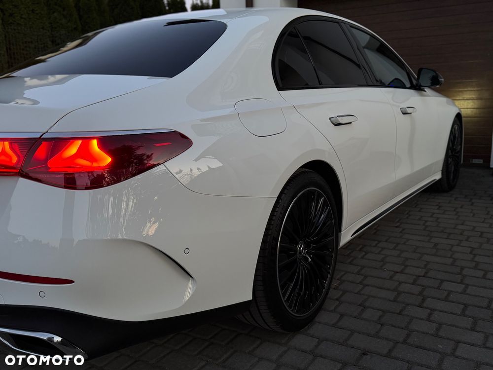 Mercedes-Benz Klasa E 220 d mHEV AMG 9G-Tronic - 17