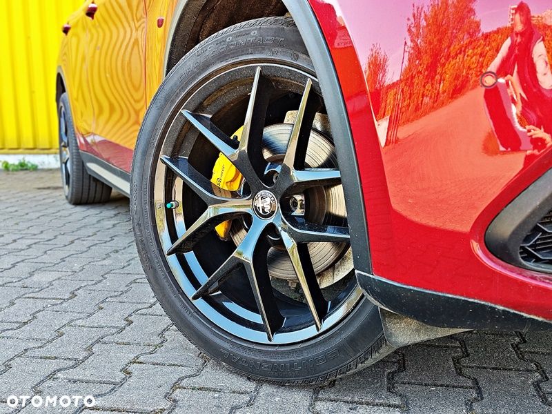 Alfa Romeo Stelvio 2.0 Turbo 16V AT8-Q4 Veloce Ti - 8