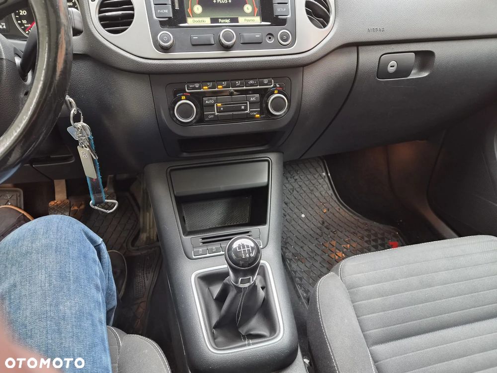 Volkswagen Tiguan - 11