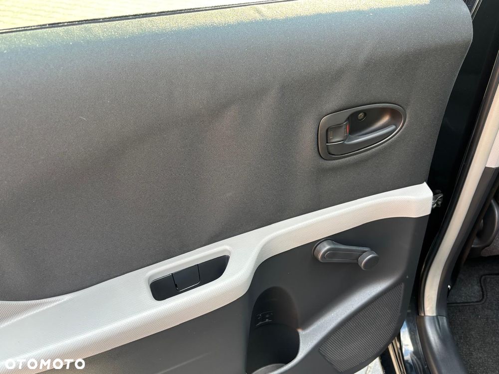 Toyota Yaris 1.33 Sol - 22