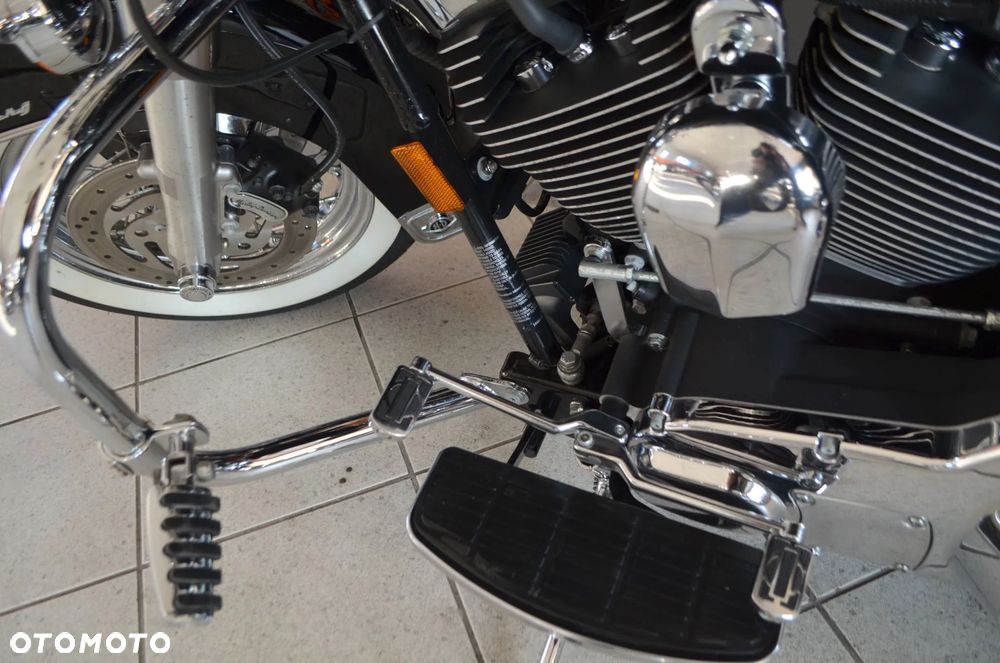 Harley-Davidson Touring Road King - 31
