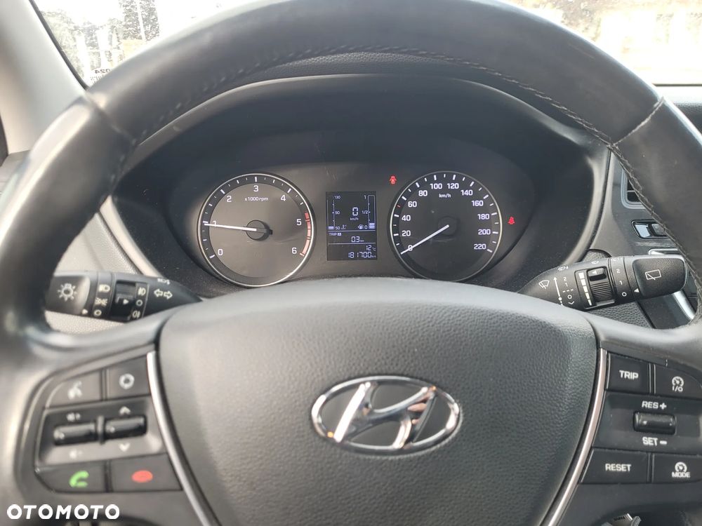 Hyundai i20 1.1 CRDi Comfort - 20
