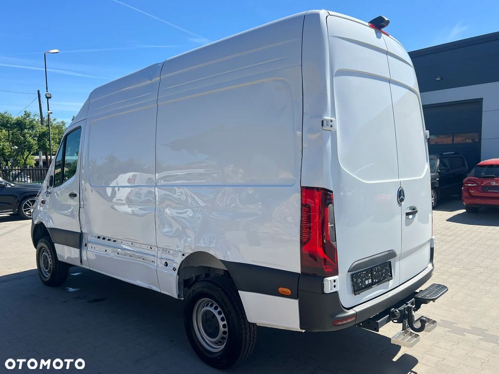 Mercedes-Benz Sprinter - 4