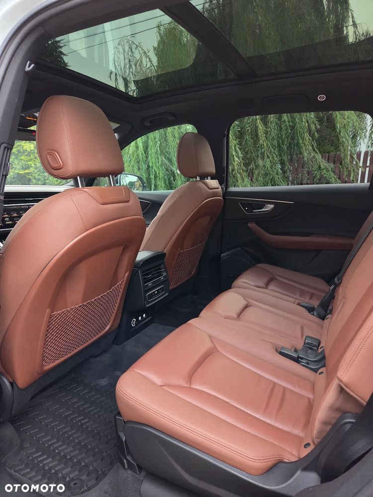 Audi Q7 - 10