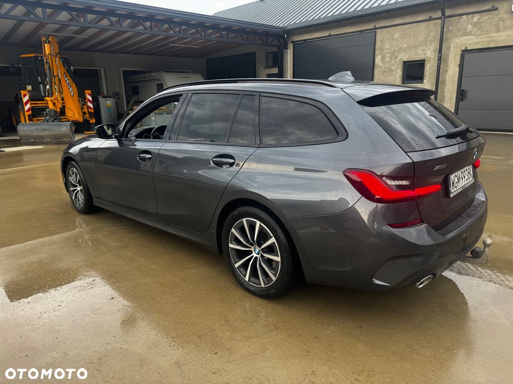 BMW Seria 3 320d xDrive - 12