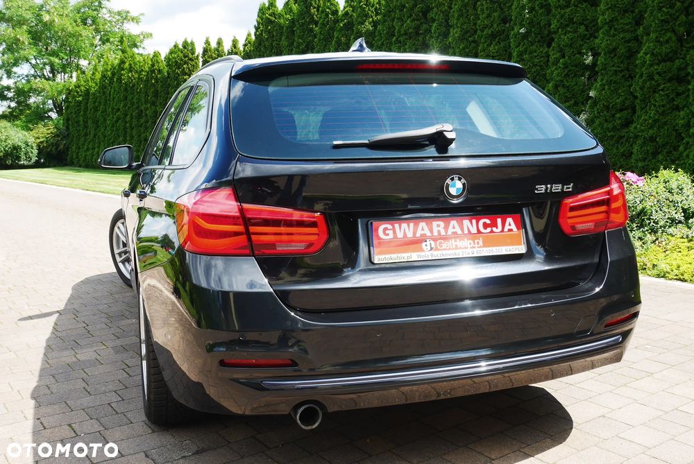 BMW Seria 3 318d Sport Line - 9