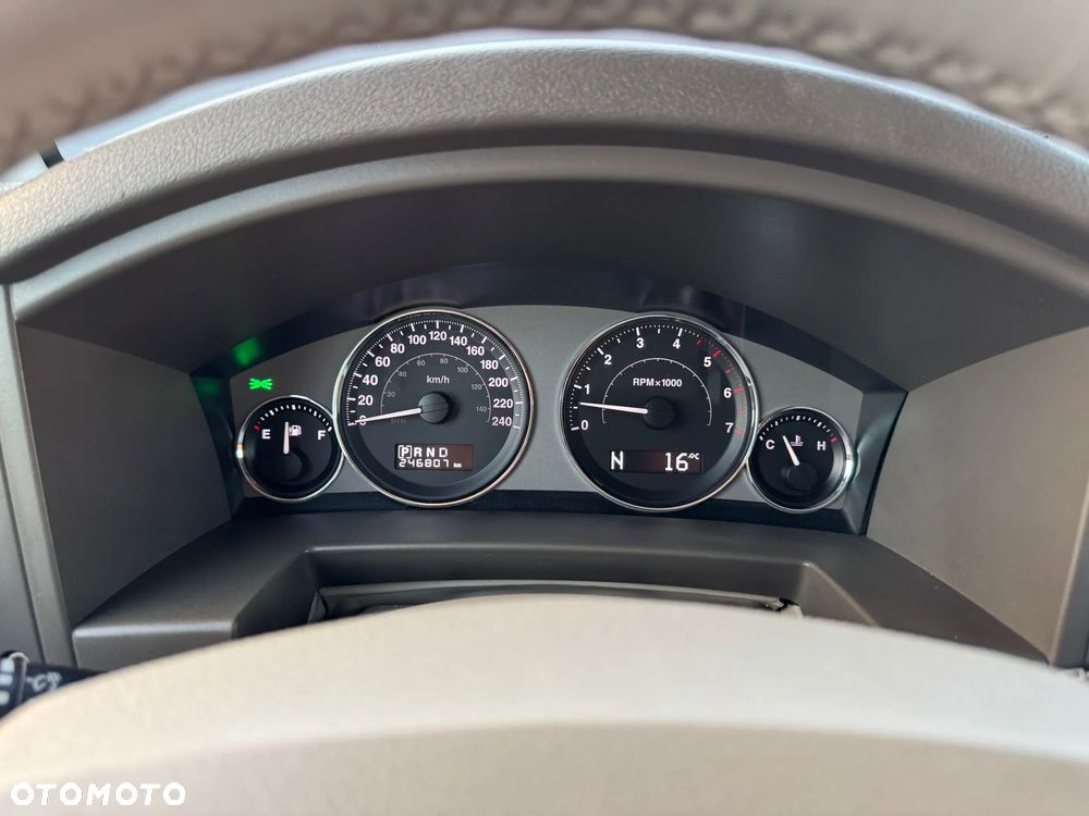 Jeep Commander 3.0 CRD Limited - 38