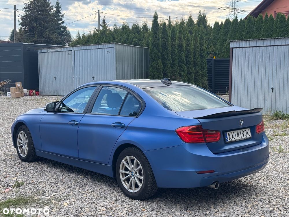BMW Seria 3 316i - 6