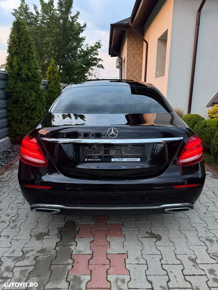 Mercedes-Benz E 220 d 4MATIC Aut. - 4