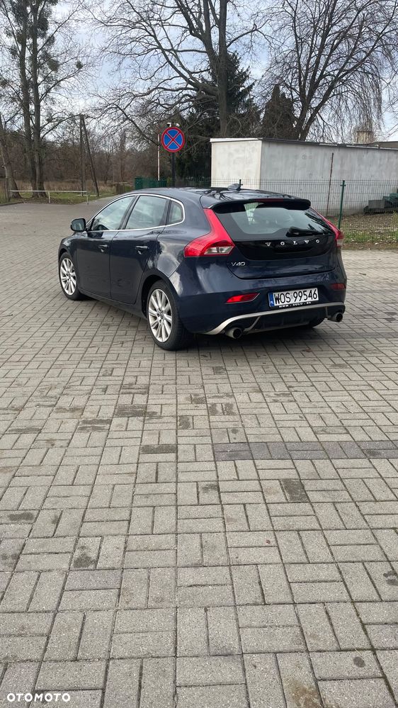 Volvo V40 D2 R Design - 9