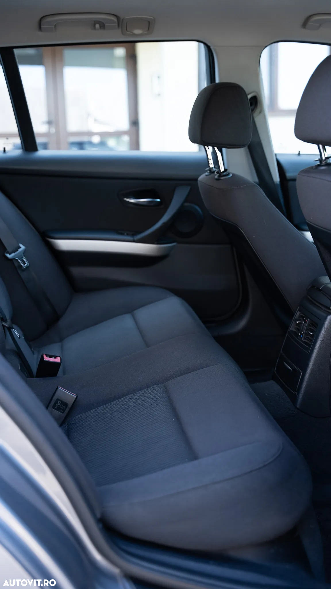 BMW Seria 3 318d - 11