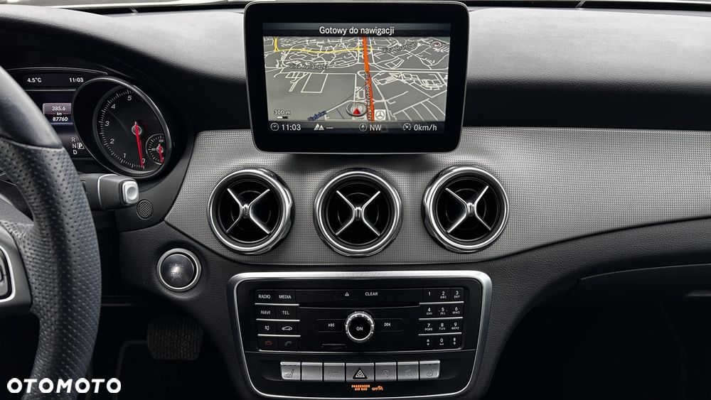 Mercedes-Benz GLA - 18