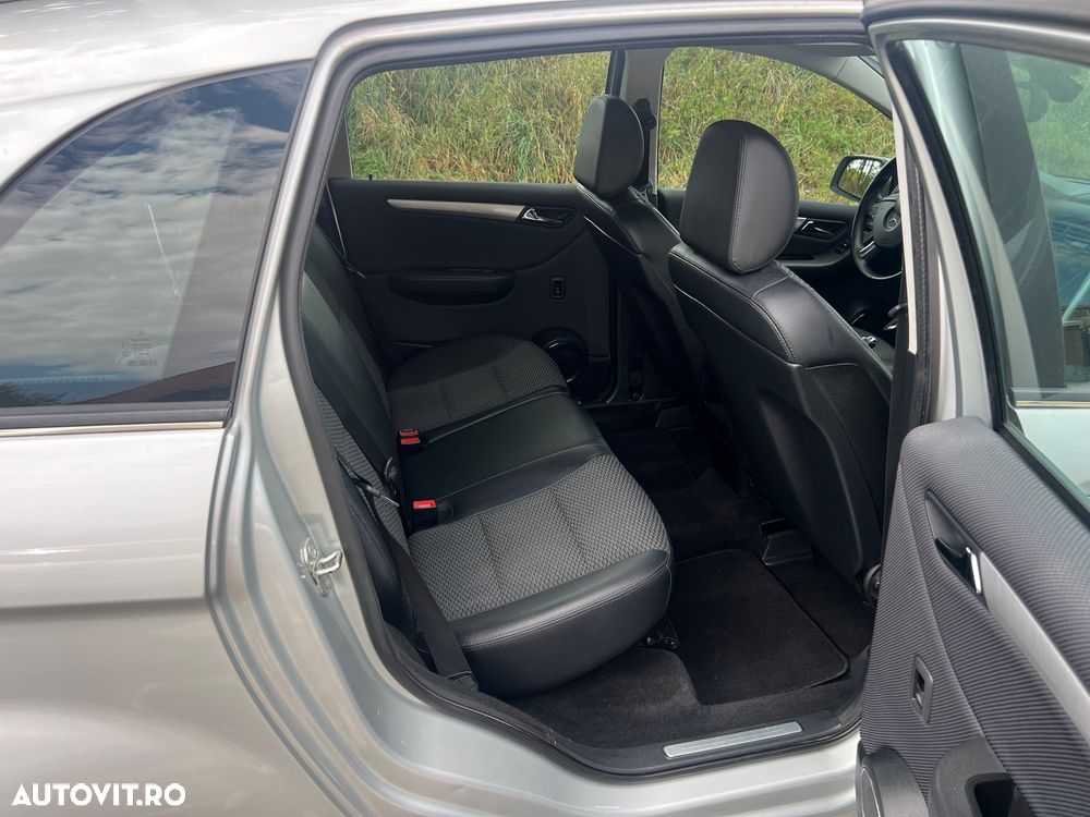 Mercedes-Benz B 180 CDI - 11