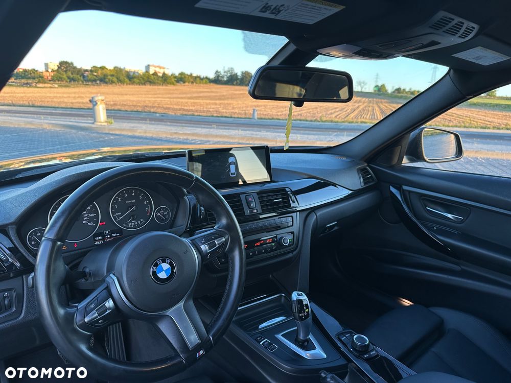 BMW Seria 3 320i - 15