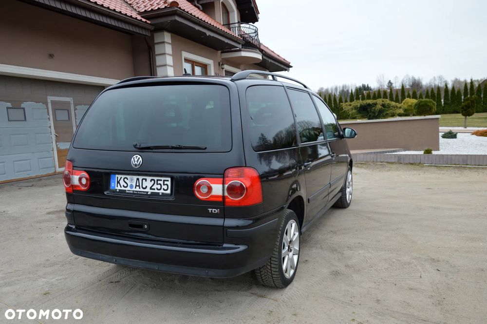 Volkswagen Sharan 1.9 TDI Comfortline Family - 9