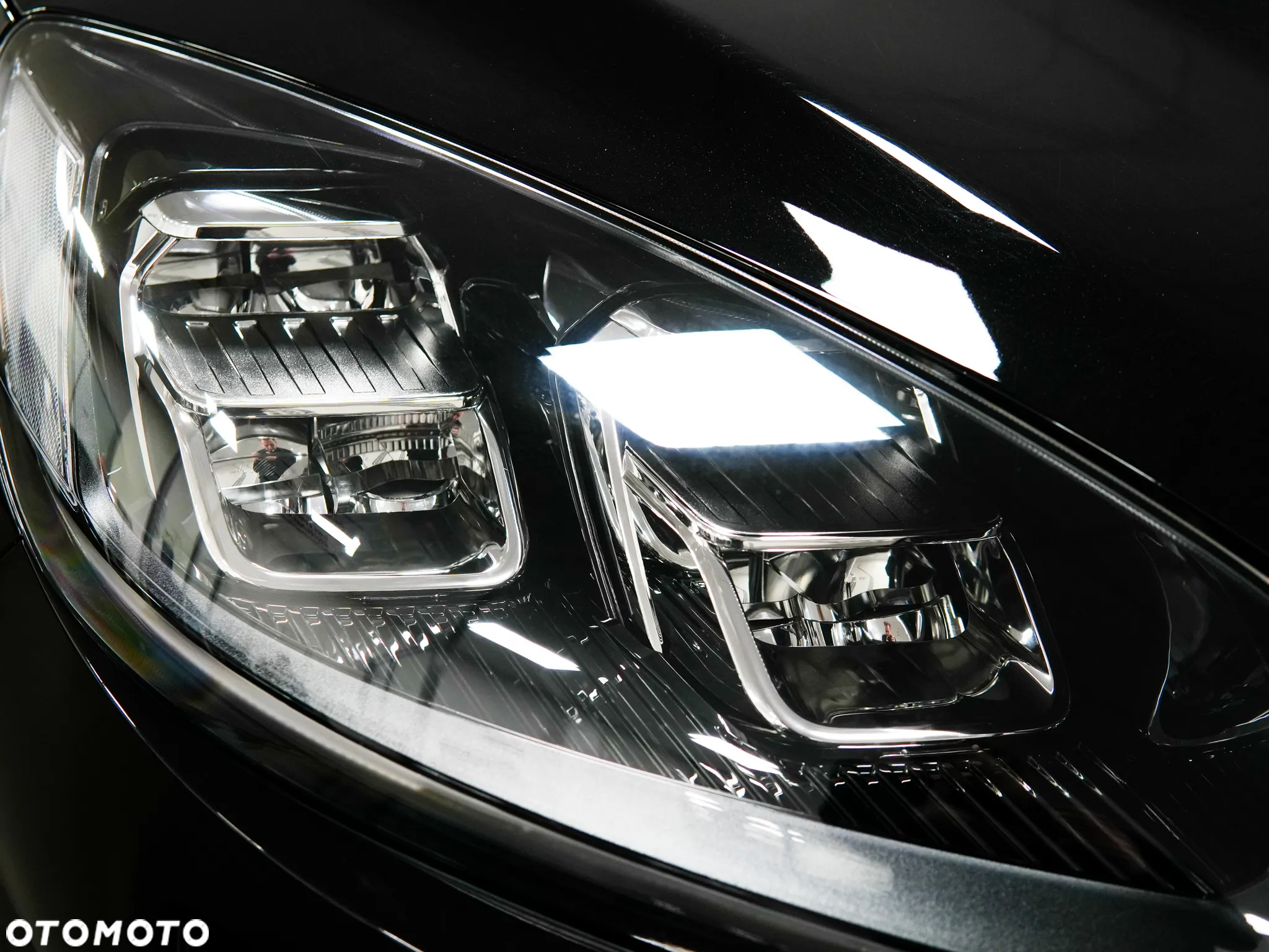Ford Kuga - 10