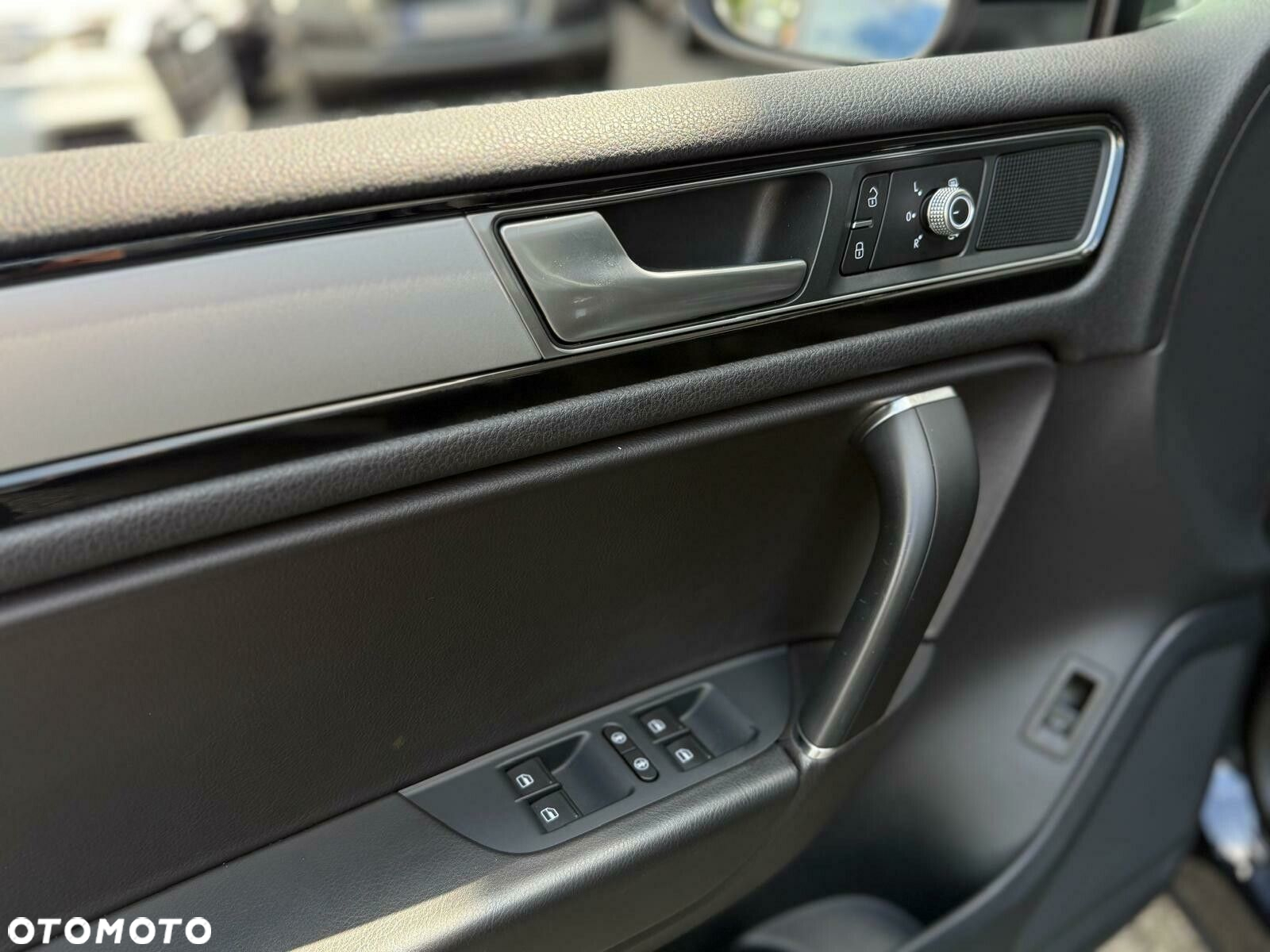 Volkswagen Touareg - 24