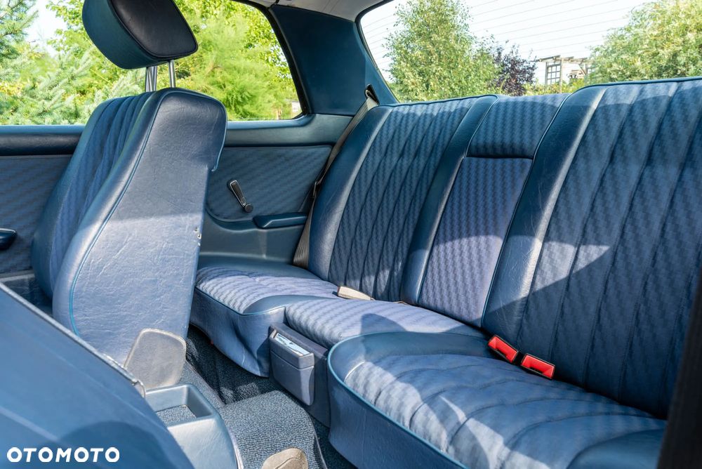 Mercedes-Benz W123 - 15