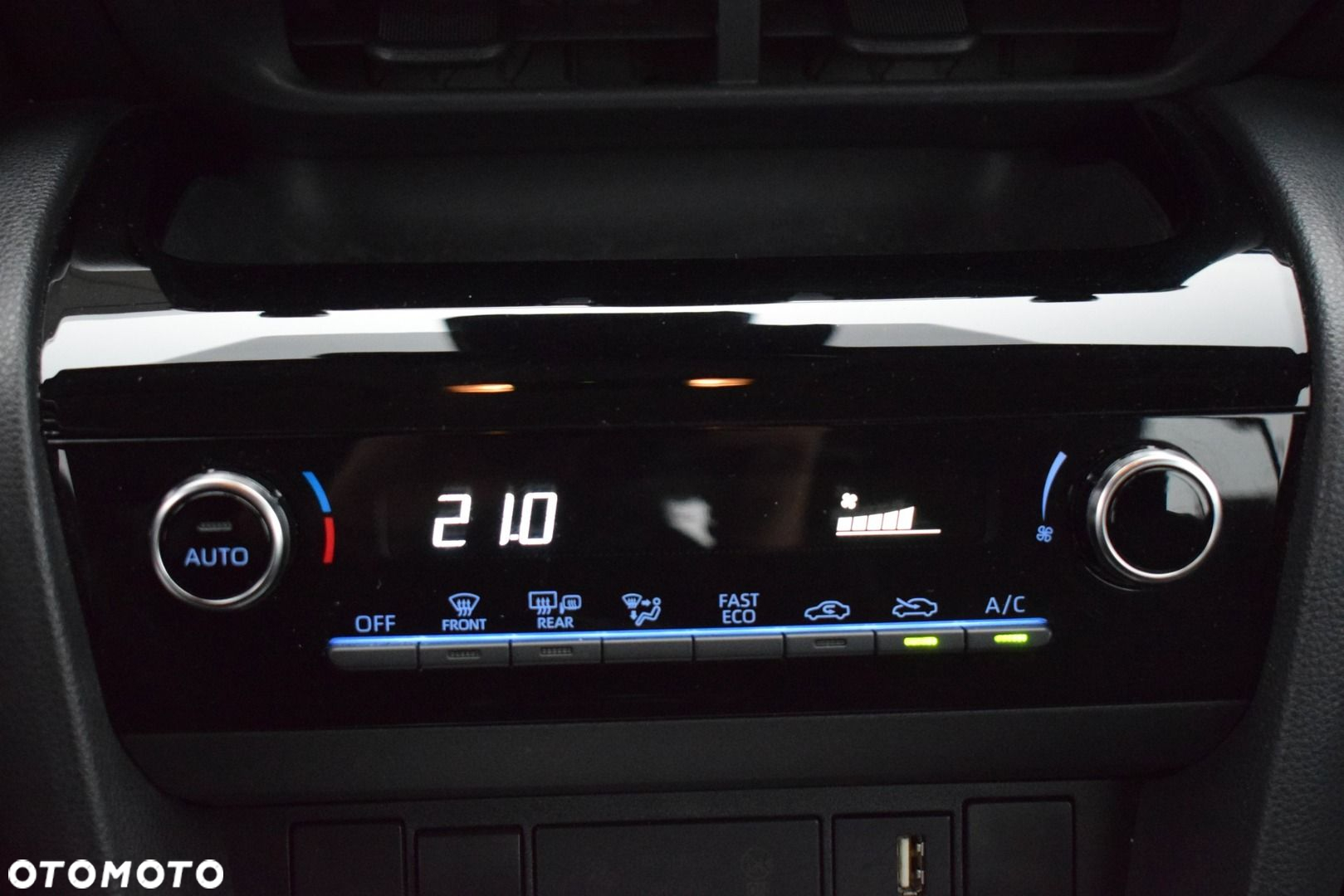 Toyota Yaris Cross - 16