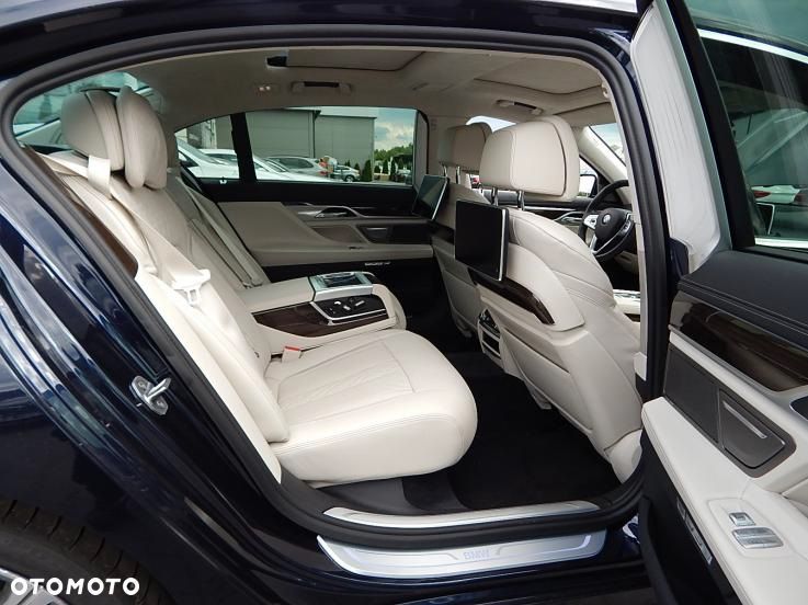 BMW Seria 7 750Li xDrive - 7