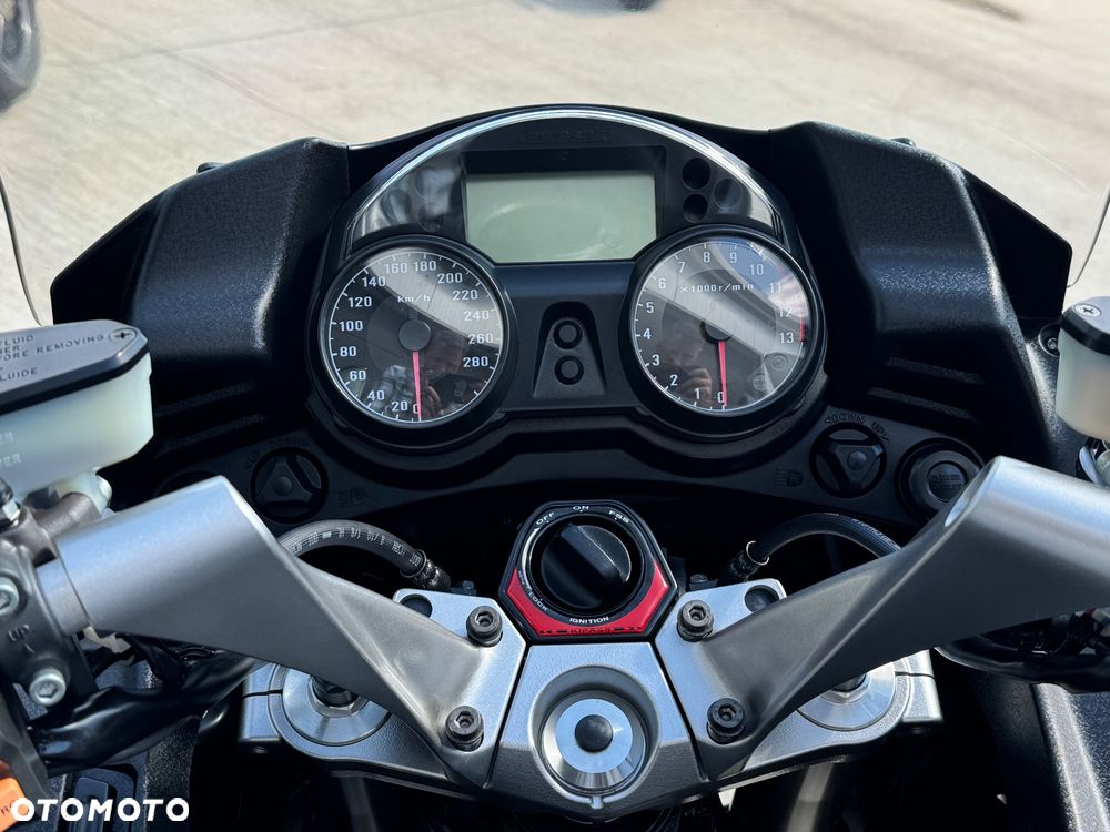 Kawasaki GTR - 14