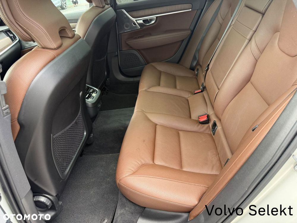 Volvo V90 Cross Country - 18