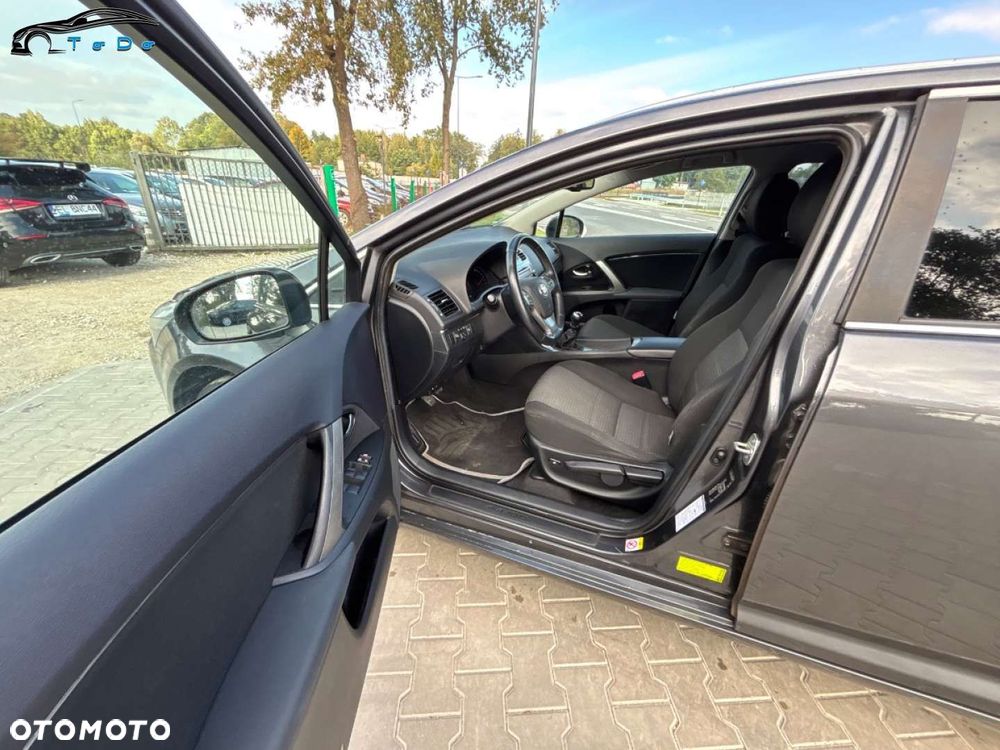 Toyota Avensis 2.0 D-4D Premium - 19