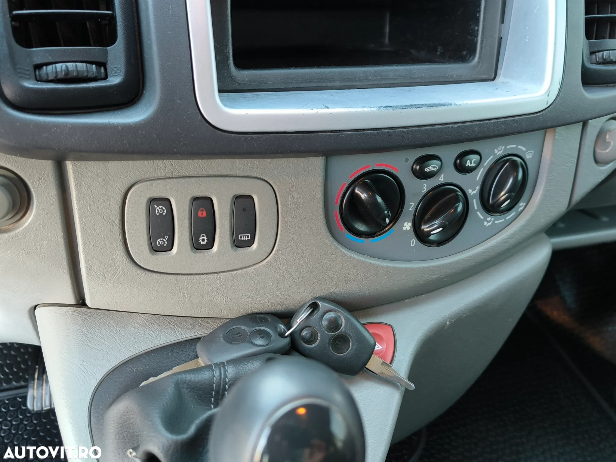 Opel Vivaro - 14