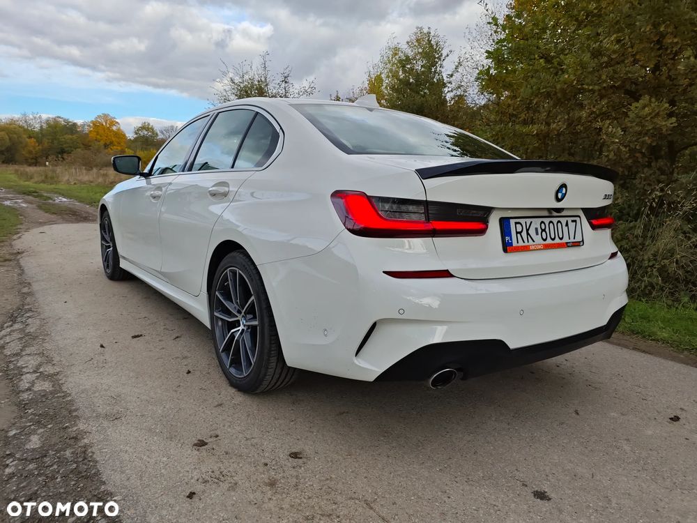 BMW Seria 3 330i Sport Line - 9