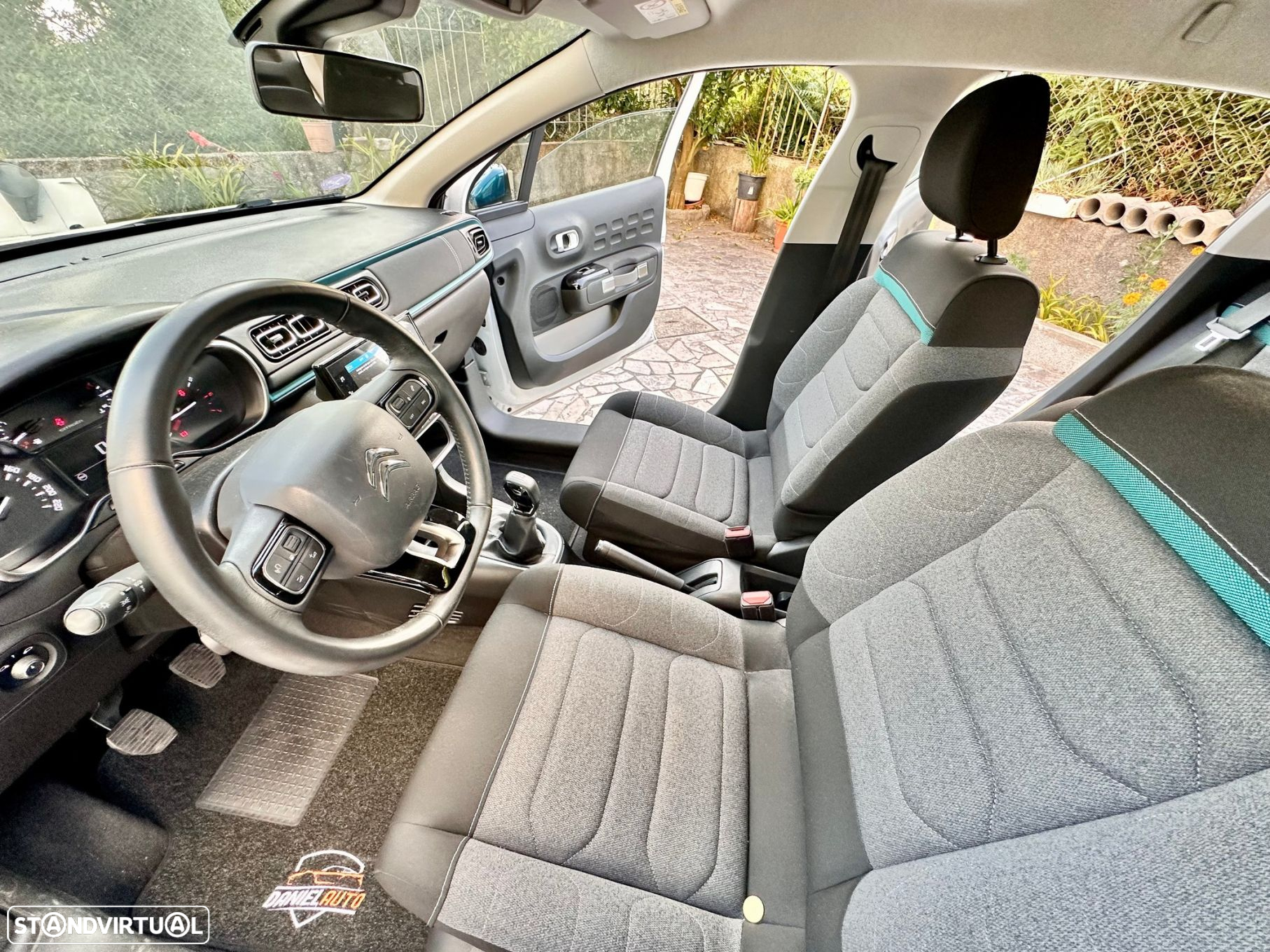 Citroën C3 1.2 PureTech Shine - 10