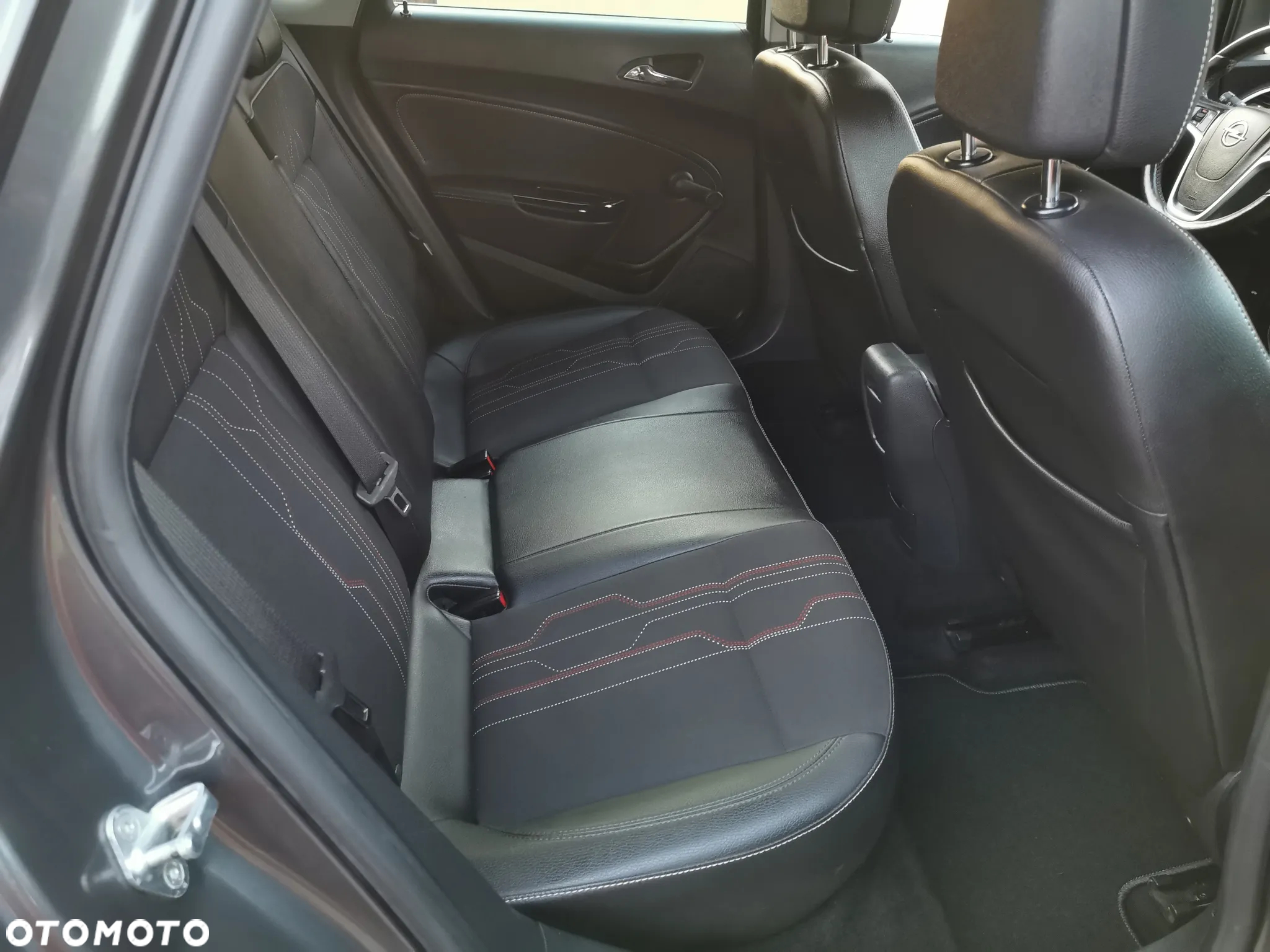Opel Astra 1.4 Turbo 150 Jahre - 21