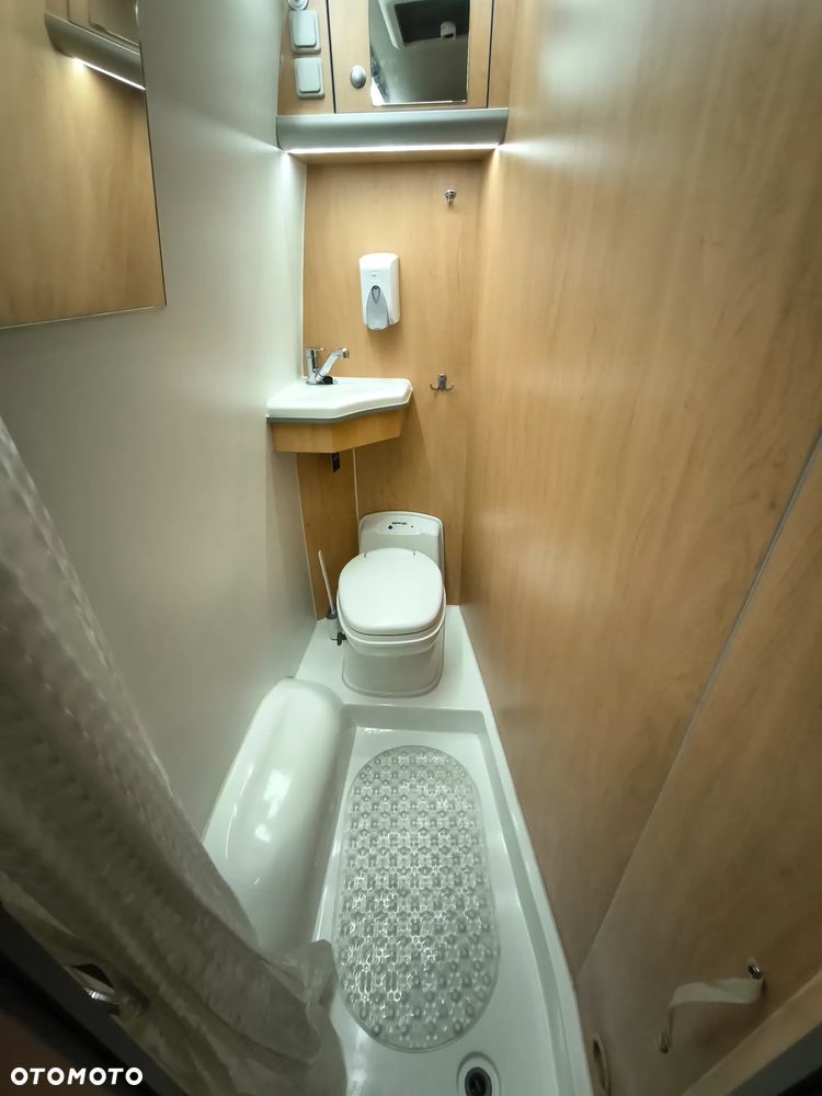 Mercedes-Benz Sprinter - 13