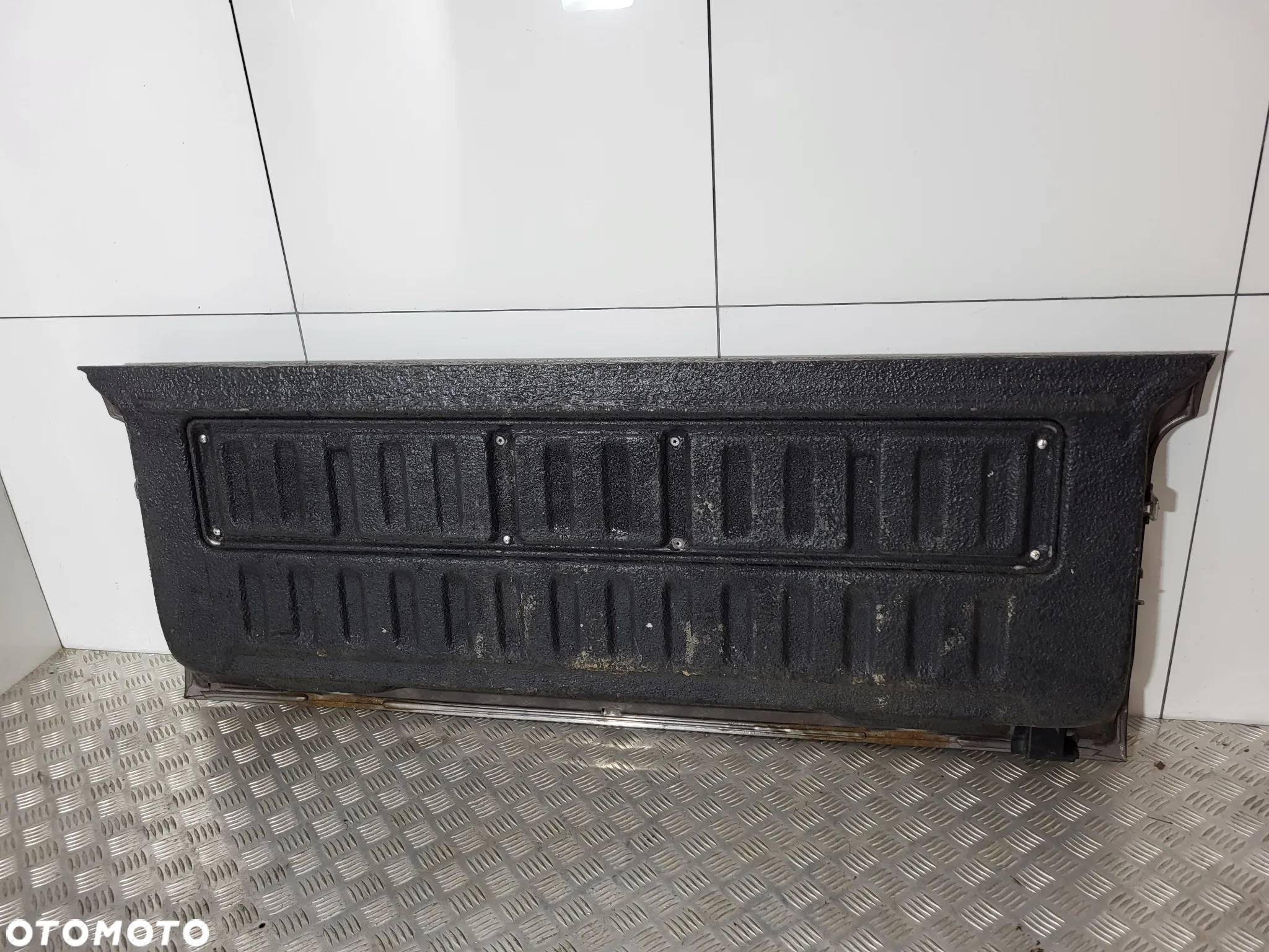 Mitsubishi L200 V Fullback Klapa Burta Bagażnika - 5